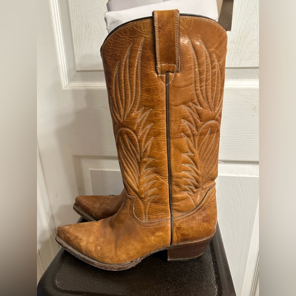 Steve Madden Brown Cowboy boots.